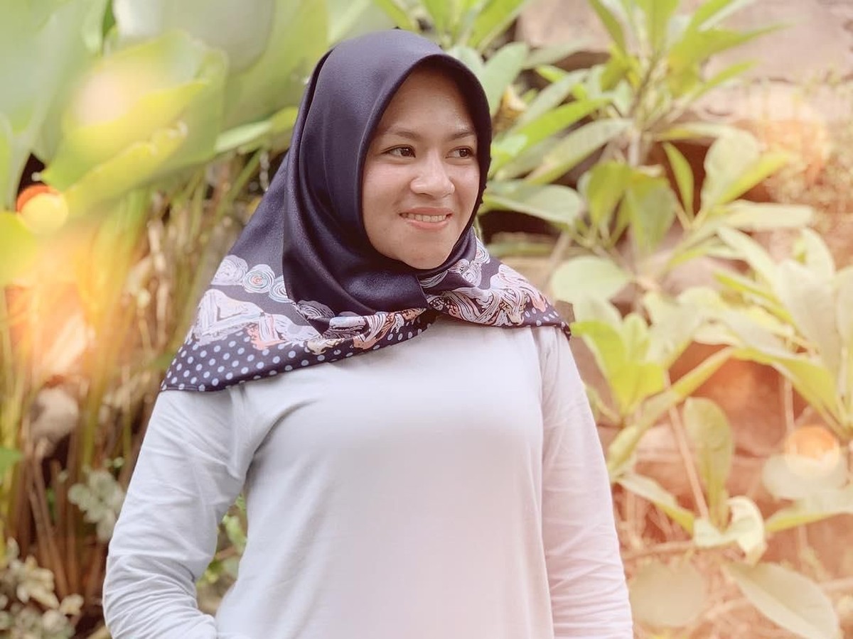 Yunita Lestari kembali menjadi sorotan publik karena berseteru dengan istri baru Daus Mini&period; Berikut potret cantik wanita yang kini berhijab itu&period;