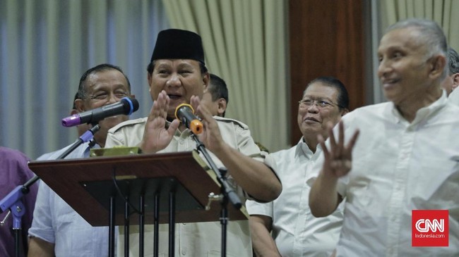 Di depan pendukungnya, Prabowo menegaskan tidak akan menyerah untuk mencari keadilan kepada KPU. Prabowo akan menolak hasil penghitungan KPU yang diduga curang.