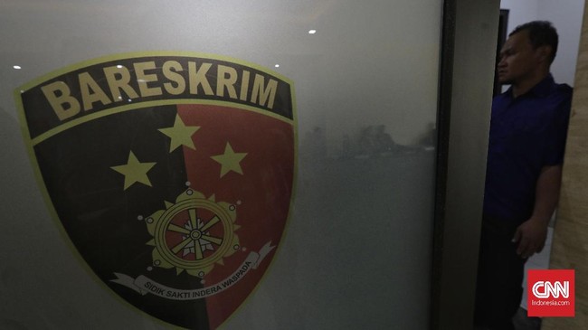 Polri Dalami Pengaduan ICW soal Dugaan Gratifikasi Firli Polri mengaku mendalami pengaduan ICW soal dugaan penerimaan gratifikasi yang dilakukan oleh Ketua KPK Firli Bahuri terkait tarif helikopter.
