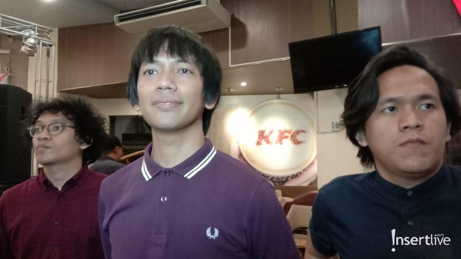 d'Masiv akan baru saja meluncurkan lagu religi terbarunya bertajuk Doa. d'Masiv juga akan nekat ambil job di hari lebaran.