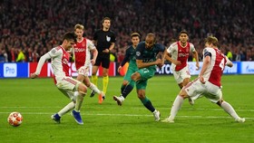 41 Menit Keajaiban Tottenham di Markas Ajax