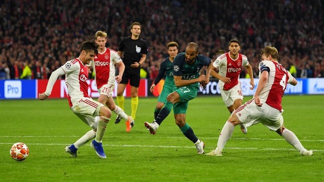 Tottenham Hotspur mengubah situasi sulit di markas Ajax Amsterdam dengan menciptakan tiga gol dalam waktu 41 menit yang membawa mereka ke final Liga Champions.
