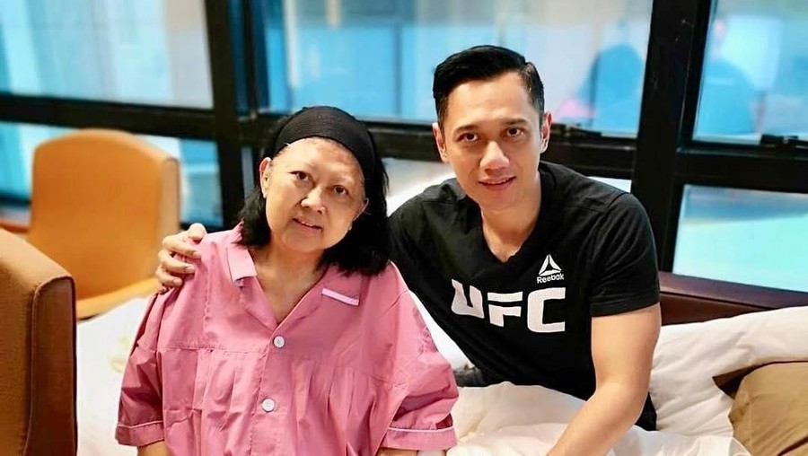 AHY Ungkap Kondisi Terkini Ani Yudhoyono Kondisi kesehatan ibu Ani Yudhoyono menurun, sang anak AHY tulis surat untuk masyarakat Indonesia yang menunggu kabar kesehatannya.