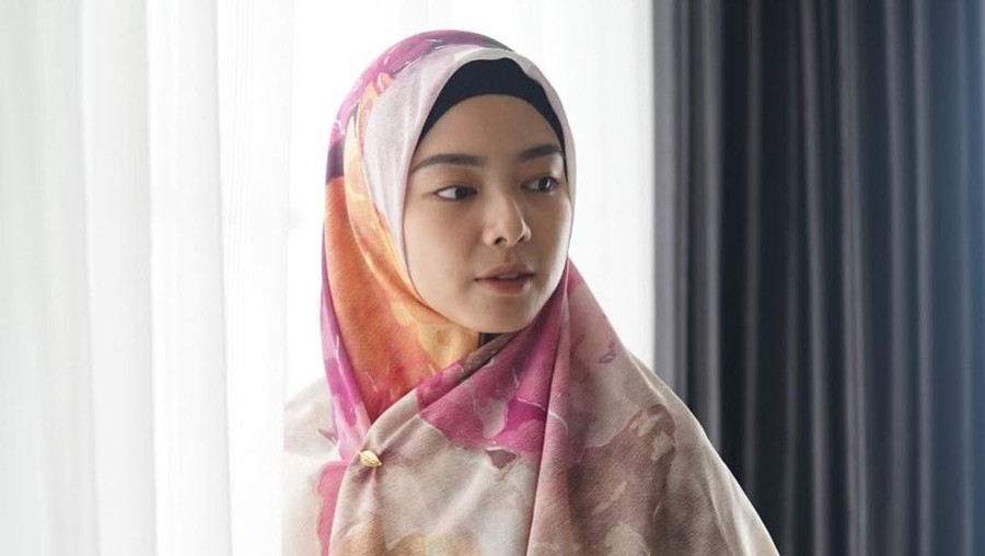 Menjalani puasa pertama di Ramadan 1440 H, ini kisah para empat artis yang memutuskan untuk mualaf.