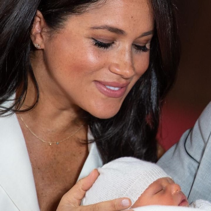 <p>Status baru sebagai ibu baru bunda yang satu ini senantiasa ditunggu hampir oleh penduduk di seluruh dunia. Hingga pada 6 Mei 2019, lahirlah seorang bayi laki-laki yang diberi nama Archie Harrison Mountbatten-Windsor, buah cinta Meghan Markle dengan Pangeran Harry. (Foto: Getty Images)</p>