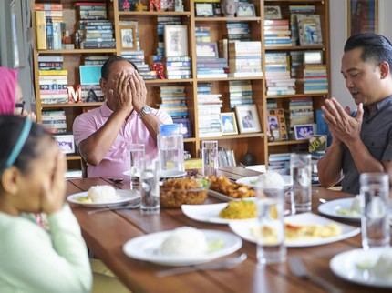 5 Tips Simpel Mengajari Anak Doa Berbuka Puasa