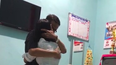 img-title Peluk Erat Sang Ayah, Tangis Vanessa Angel Pecah