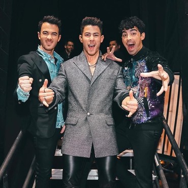 Lirik Lagu Happy When I'm Sad - Jonas Brother
