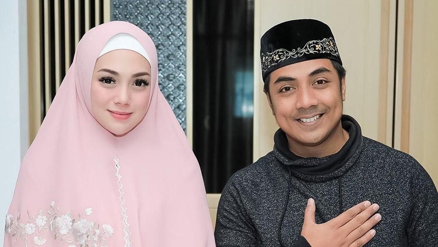 Celine Evangelista Cantik Pakai Hijab Syari