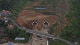 FOTO : Penampakan Tol Cisumdawu yang Siap Dipakai Mudik Jalan tol Cileunyi-Sumedang-Dawuan (Cisumdawu) yang menghubungkan Tol Purbaulenyi dan Tol Cipali akan digunakan secara fungsional pada arus mudik Lebaran 2019.