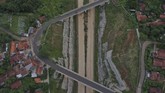 FOTO : Penampakan Tol Cisumdawu yang Siap Dipakai Mudik Jalan tol Cileunyi-Sumedang-Dawuan (Cisumdawu) yang menghubungkan Tol Purbaulenyi dan Tol Cipali akan digunakan secara fungsional pada arus mudik Lebaran 2019.