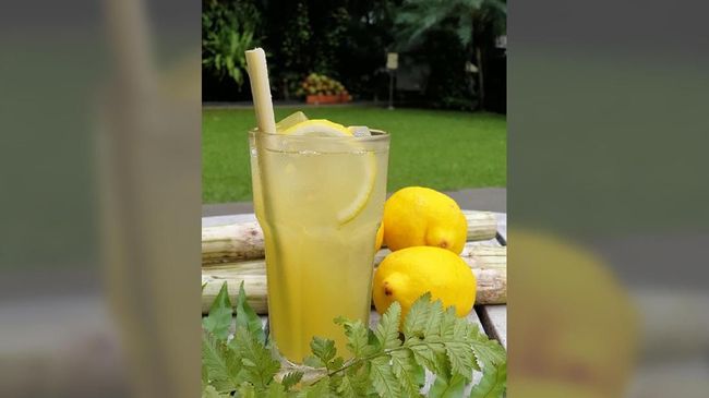 Resep Berbuka Puasa: Es Tebu Lemon Es tebu lemon bisa jadi pilihan tepat buat jadi menu suguhan berbuka puasa. Berikut resepnya untuk Anda.