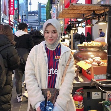 Terpopuler: Mualaf Cantik Rebutan Warganet vs Rating Tertinggi Drama Korea