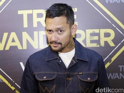 Tora Sudiro Rela Tutupi Tatonya di Mangga Muda