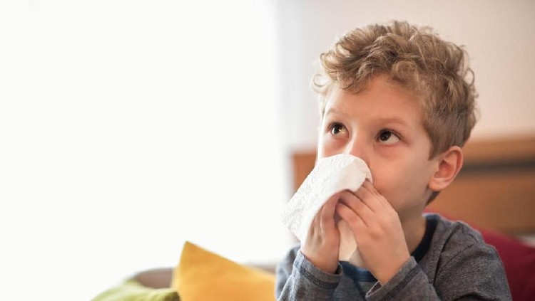 Ada gejala TB alias tuberkulosis pada anak yang berbeda dengan gejala umum TB, Bun.