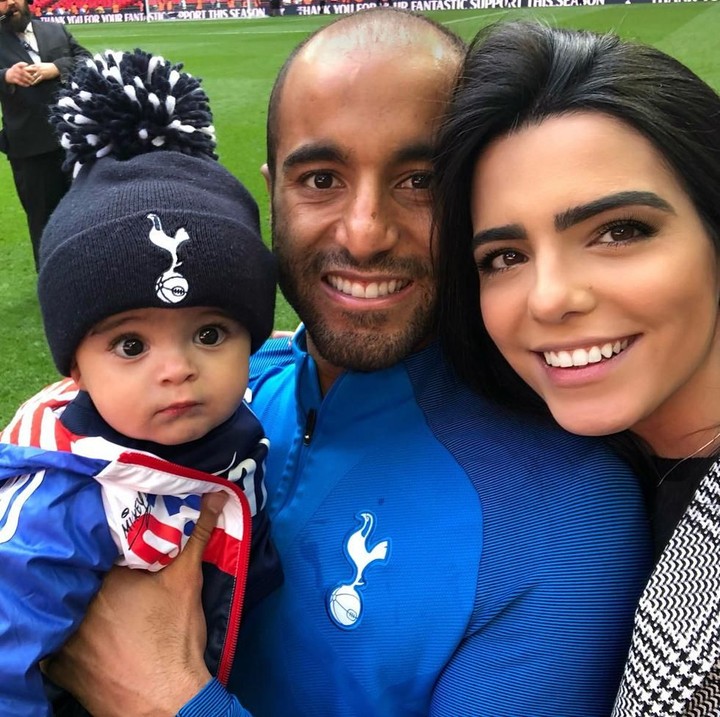 Sudah kompak, wefie dulu ya! (Foto: Instagram @lucasmoura7)