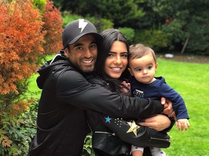 8 Potret Manis Lucas Moura dengan Keluarga Kecilnya