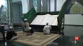 VIDEO: Membaca Alquran Raksasa di Bulan Ramadan