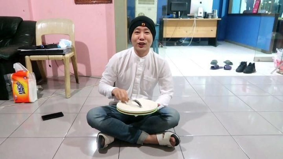 Menjalani puasa pertama di Ramadan 1440 H, ini kisah para empat artis yang memutuskan untuk mualaf.