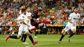 FOTO: Hattrick Aubameyang dan Keributan Warnai Pesta Arsenal Keberhasilan Arsenal melewati adangan Valencia pada semifinal Liga Europa, Jumat (10/5), diwarnai hattrick Pierre Emerick-Aubameyang dan keributan antarpemain.