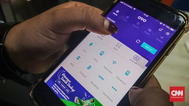 KPPU menyelidiki sistem pembayaran parkir di 150 pusat perbelanjaan milik Lippo Group, seiring laporan masyarakat yang menyebut Ovo melakukan praktik monopoli.
