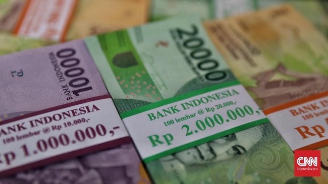 Pekerja yang menjadi korban PHK akan mendapatkan 'gaji' maksimal selama 6 bulan dari program Jaminan Kehilangan Pekerjaan. Berikut syarat dapatnya.