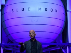 Ponsel Orang Terkaya Bobol, Facebook Salahkan Apple