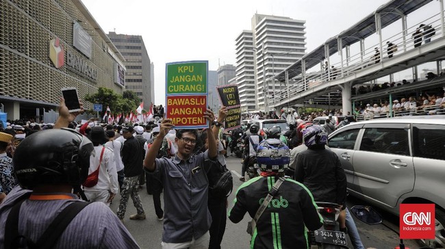 Neno mengatakan jika laporan BPN Prabowo-Sandi ditolak oleh Bawaslu, mereka akan tetap mengawal aksi-aksi protes kecurangan secara konstitusional.