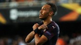 FOTO: Hattrick Aubameyang dan Keributan Warnai Pesta Arsenal Keberhasilan Arsenal melewati adangan Valencia pada semifinal Liga Europa, Jumat (10/5), diwarnai hattrick Pierre Emerick-Aubameyang dan keributan antarpemain.