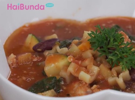 Menu Sahur: Sup Makaroni Tomat Hangatkan Santap Bersama Keluarga