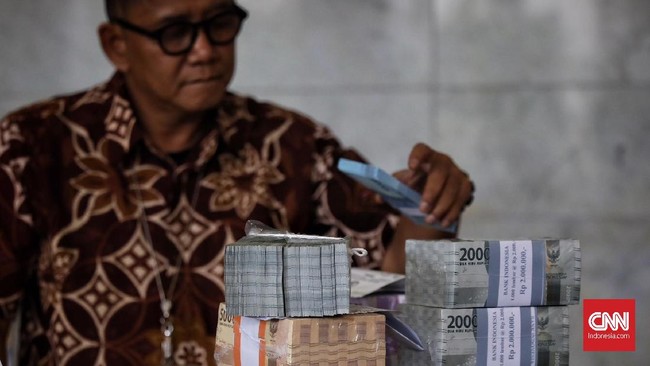 Survei BI menyebut penjualan eceran Mei 2019 naik. Namun, pada Juni 2019, perkiraannya melambat karena melemahnya kelompok suku cadang dan sandang.