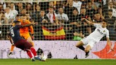 FOTO: Hattrick Aubameyang dan Keributan Warnai Pesta Arsenal Keberhasilan Arsenal melewati adangan Valencia pada semifinal Liga Europa, Jumat (10/5), diwarnai hattrick Pierre Emerick-Aubameyang dan keributan antarpemain.