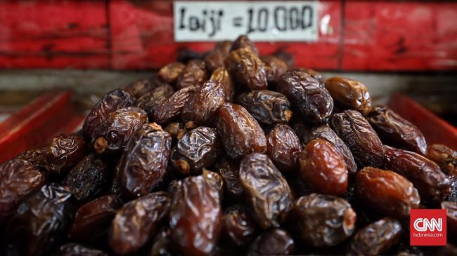 Penelitian yang dilakukan oleh mahasiswa Institut Pertanian Bogor menemukan bahwa biji buah kurma bisa digunakan sebagai obat antidiabetes.