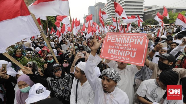 Orator massa aksi di Bawaslu, Habib Hanif Alatas menyebut aksi merupakan amanat Ijtimak Ulama III, mendiskualifikasi paslon yang curang di Pemilu 2019.