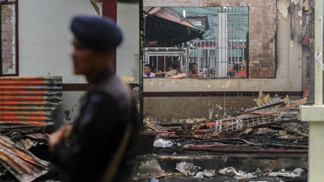 Direktur Keamanan dan Ketertiban Ditjenpas Lilik Sujandi mengatakan, peristiwa ini bermula dari penemuan narkotik jenis sabu dari salah satu tahanan berinisial Y di blok wanita. (ANTARA FOTO/Rony Muharrman/hp).