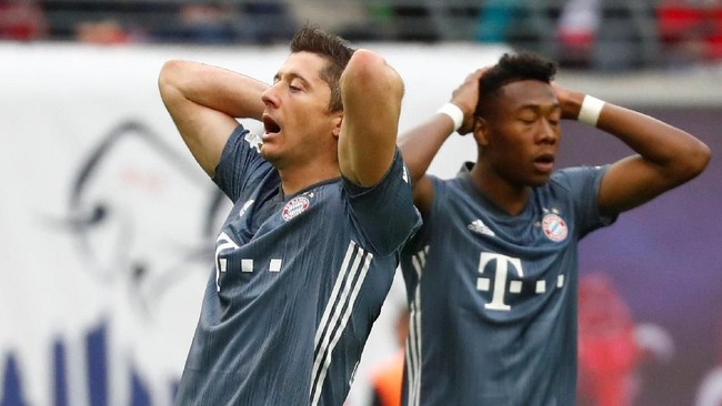 Bayern Munchen kehilangan kesempatan menjadi juara Bundesliga lebih cepat karena teknologi video assistant referee.