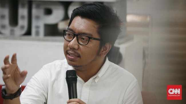 ICW menyebut Menkumham Yasonna Laoly mesti tanggung jawab atas pelesiran napi kasus e-KTP Setya Novanto karena mengindikasikan masalah serius di lapas.