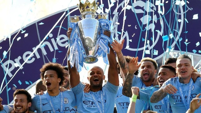 Bek Manchester City, Vincent Kompany, mengatakan The Citizens seperti singa lapar yang terus berburu gelar juara jelang final Piala FA lawan Watford.