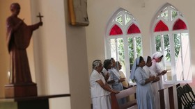FOTO : Langkah Ibadah Umat Katolik Sri Lanka Hapus Duka Teror