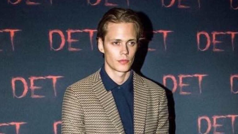 Sosok di Balik Pemeran Pennywise Dalam Film 'It: Chapter 2' Bill Skarsgard adalah aktor yang berperan sebagai badut Pennywise dalam sekuel film It: Chapter 2. Berikut ini potret Bill saat tidak menjadi Pennywise.