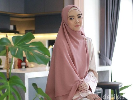 Kisah Cinta Lindswell Kwok, Jadi Mualaf hingga Terganjal Restu Orang Tua