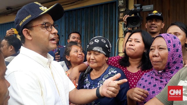 Anies mengatakan masyarakat berharap perbankan memfasilitasi pola pembelian mobil listrik agar dapat diperoleh dengan biaya terjangkau.
