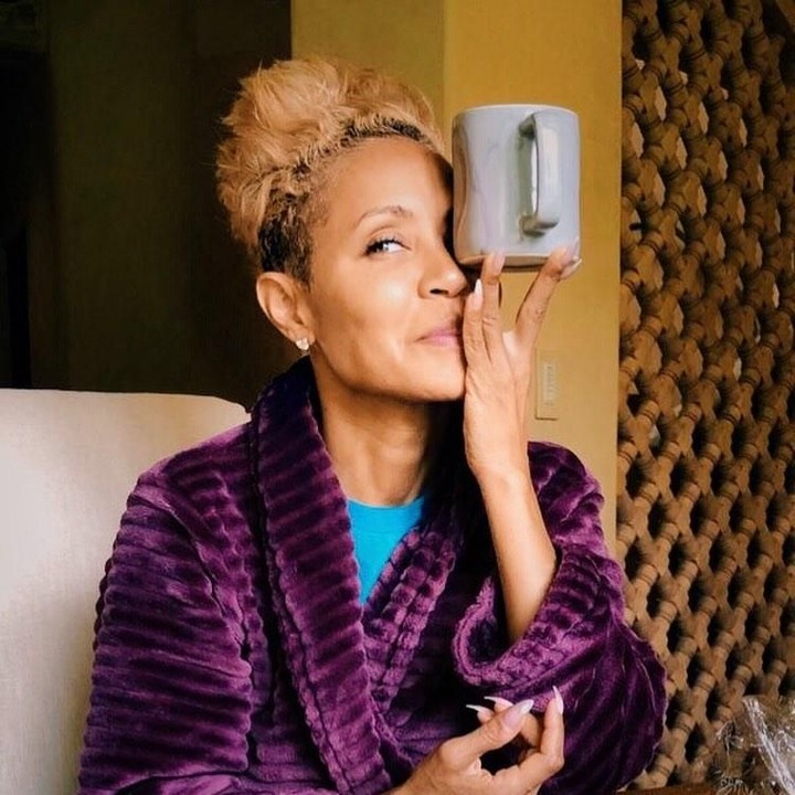 Sedikit berbeda, pemeran Genie di Film <em>Aladin</em>, Will Smith, memajang foto sang ibu yang bersiap makan sebagai ungkapan cintanya di Hari Ibu kali ini. (Foto: Instagram @willsmith)