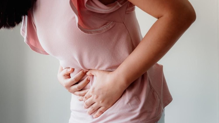 Kram atau nyeri yang terjadi saat wanita menstruasi dapat disebabkan oleh beberapa faktor, lho Bun. Tapi ada makanan yang bisa meredakannya, apa saja?