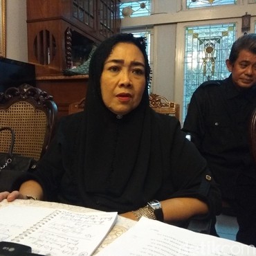 Sosok Rachmawati Soekarnoputri, Ibu Sambung Anjasmara & Nenek Sambung Ricky Harun