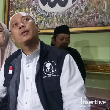 Opick Buka Rumahnya sebagai Tempat Ziarah Rambut Nabi Muhammad