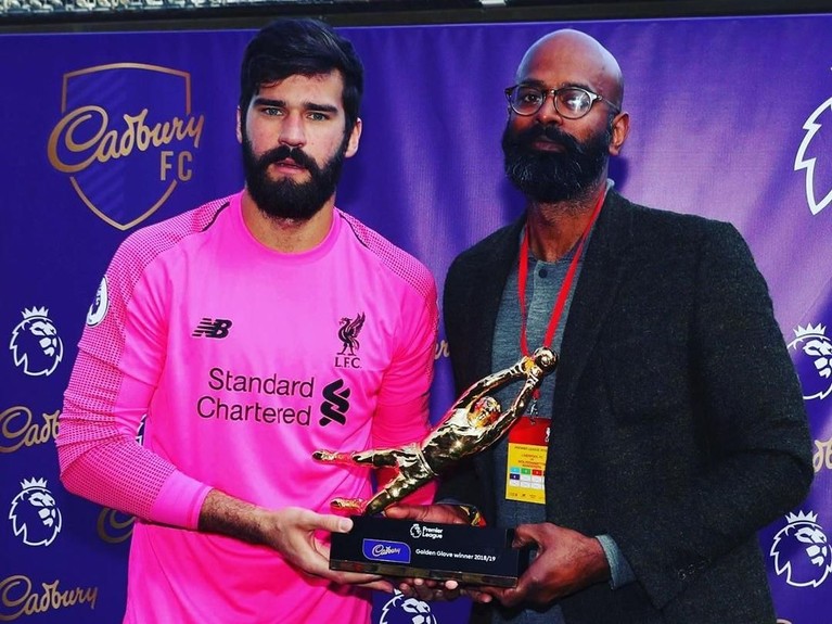 Berikut ini galeri foto para pemain Liverpool yang raih penghargaan meski gagal mengalahkan Manchester City dalam perebutan juara Liga Inggris 2018-2019.