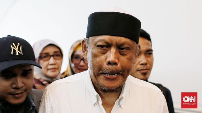 Eggi Sudjana: Makar Apa? Makan Roti Bakar Eggi Sudjana mempertanyakan langkah kepolisian yang kembali mengusut kasus dugaan makar.