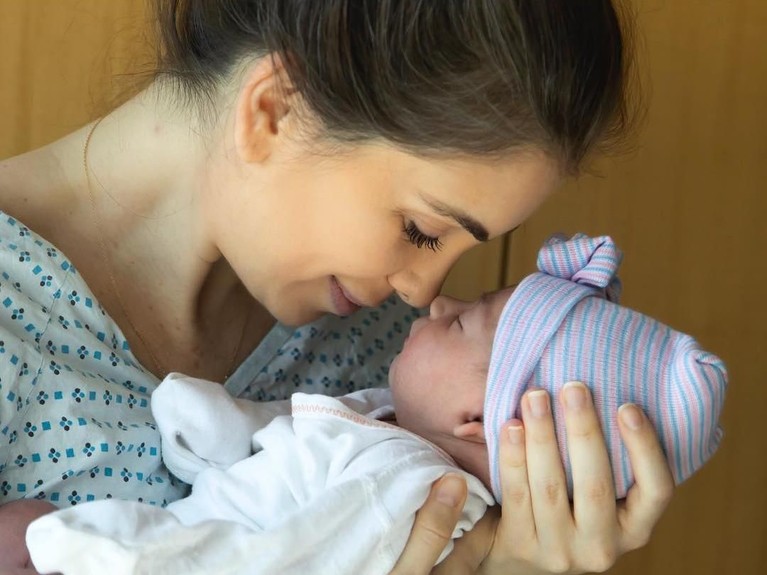 7 Seleb yang Resmi Menyandang Status Ibu Tahun 2019 Tahun ini, tujuh selebriti berikut ini telah resmi menyandang status ibu.