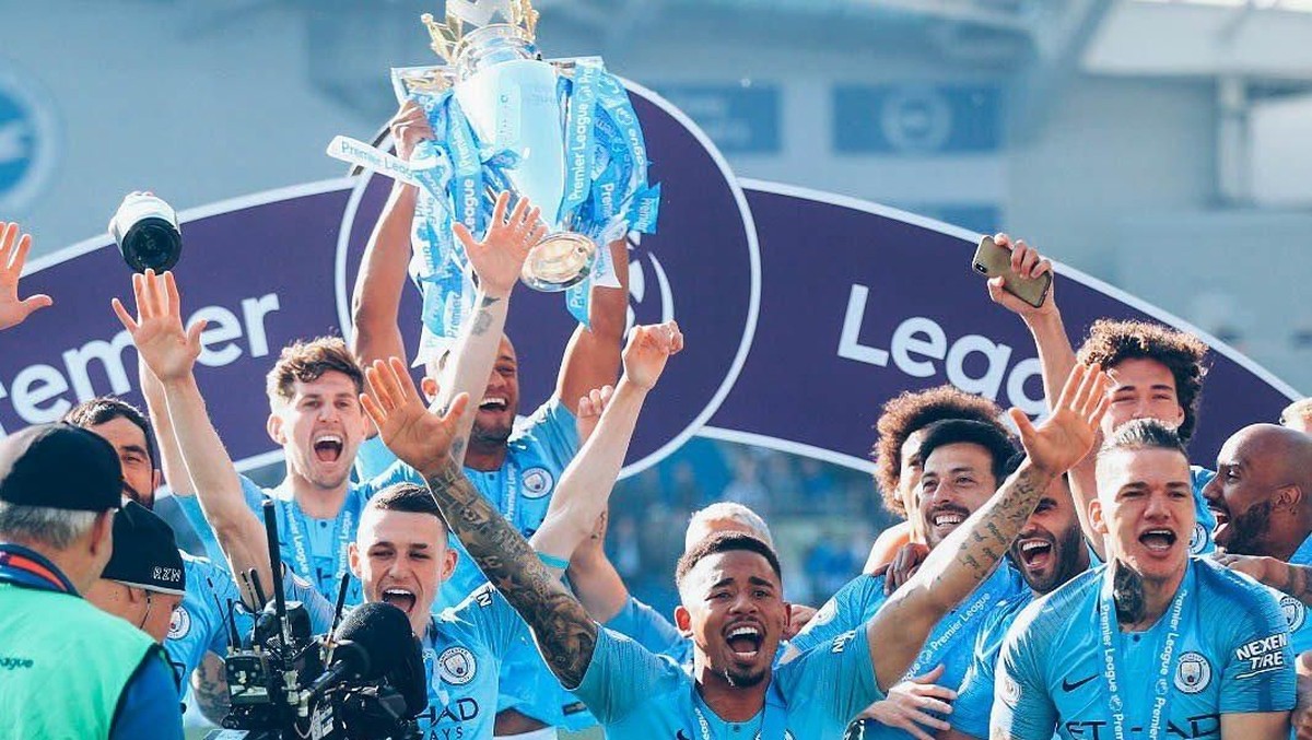 Galeri Foto perayaan Manchester City usai mengalahkan Liverpool dalam perebutan gelar juara Liga Inggris 2018-2019&period;